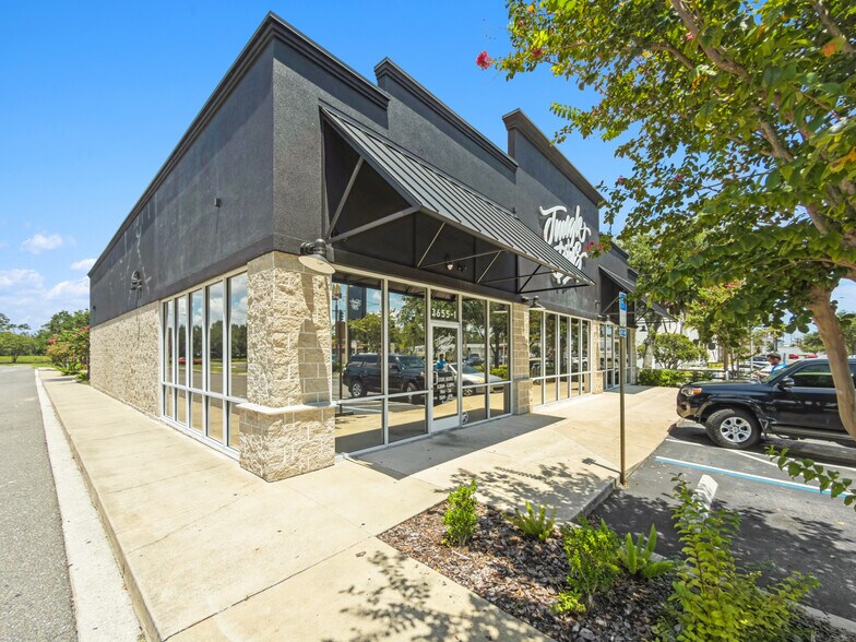 More Photos Of 3655 University Blvd W, Jacksonville Freestanding For Sale