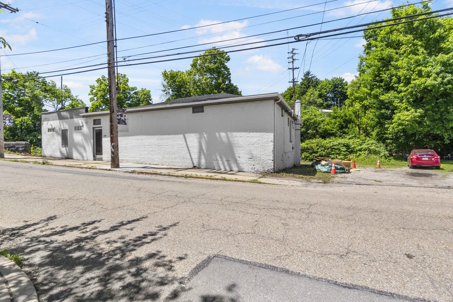 More Photos Of 101 Railroad Ave, Carnegie Warehouse For Sale