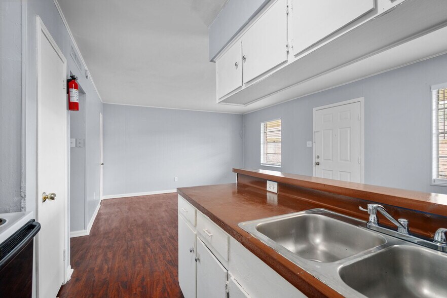 More Photos Of 4410 Oxford St, Houston Apartments For Sale