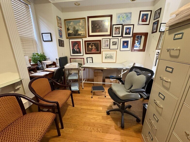 More Photos Of 935 Park Ave, New York Apartments For Lease