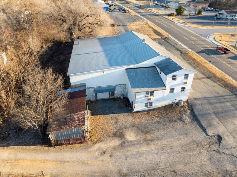 More Photos Of 659 N Main St, Woodstock Mixed Retail For Sale