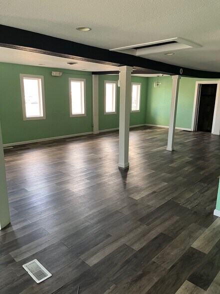 More Photos Of 1305 Lincolnway E, Goshen Restaurant For Sale