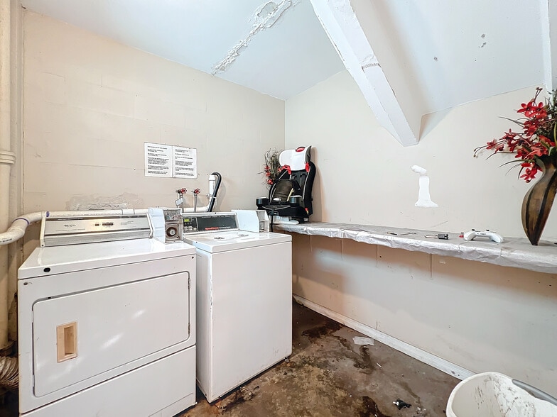 More Photos Of 307 E Vine St, Kissimmee Hotel For Sale