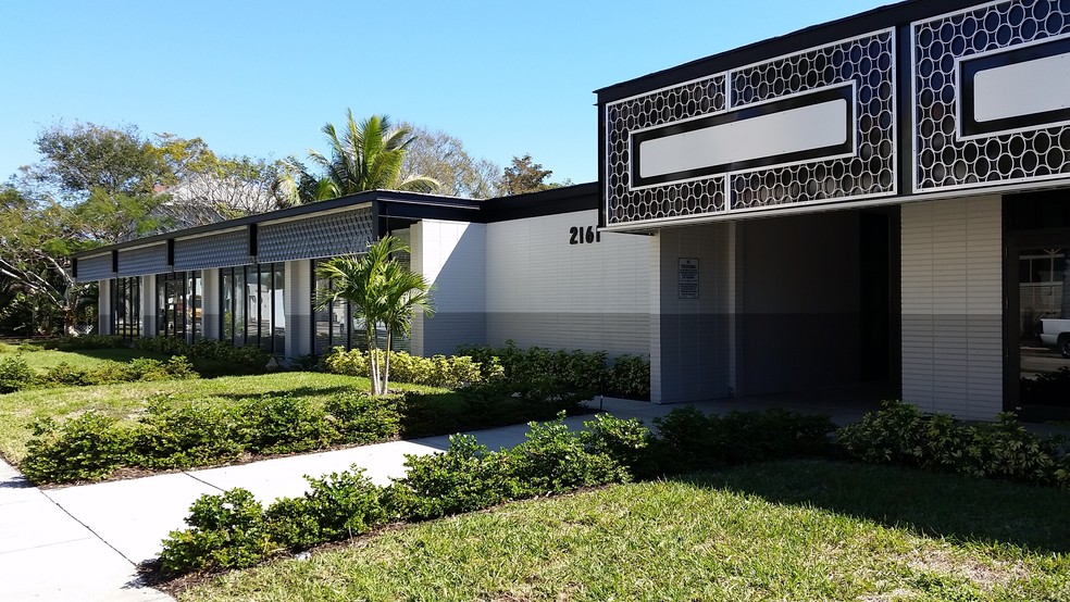 More Photos Of 2161 Mcgregor Blvd, Fort Myers Office For Sale