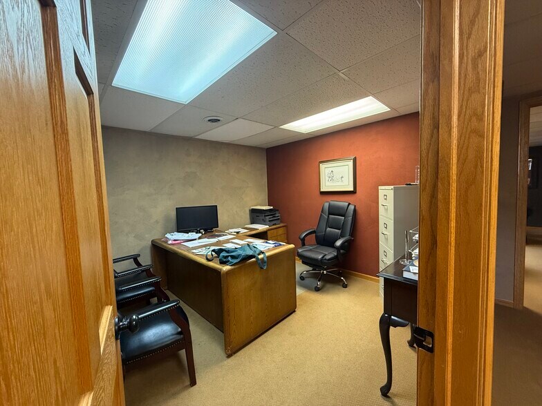 More Photos Of 35 5th Ave, Belle Fourche Office For Sale