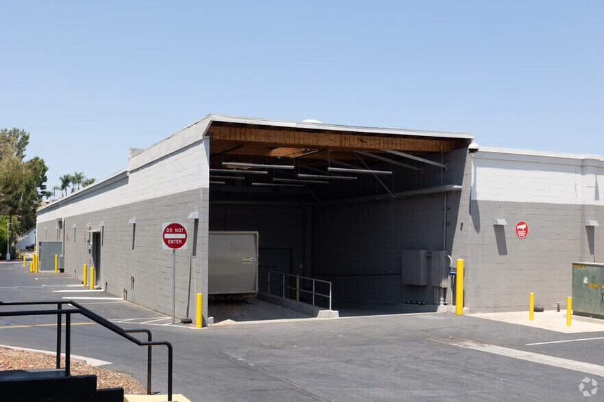 More Photos Of 17506-17570 Yorba Linda Blvd, Yorba Linda Storefront For Lease