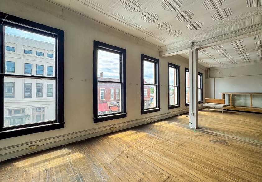 More Photos Of 812 West Ave, Lenoir Storefront Retail Office For Sale