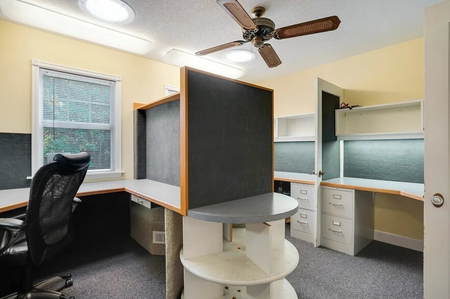 More Photos Of 1230 Fairview Ave SE, Salem Office For Sale