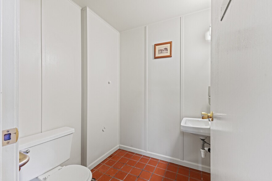 More Photos Of 1455 Oregon ave, Bandon General Retail For Sale