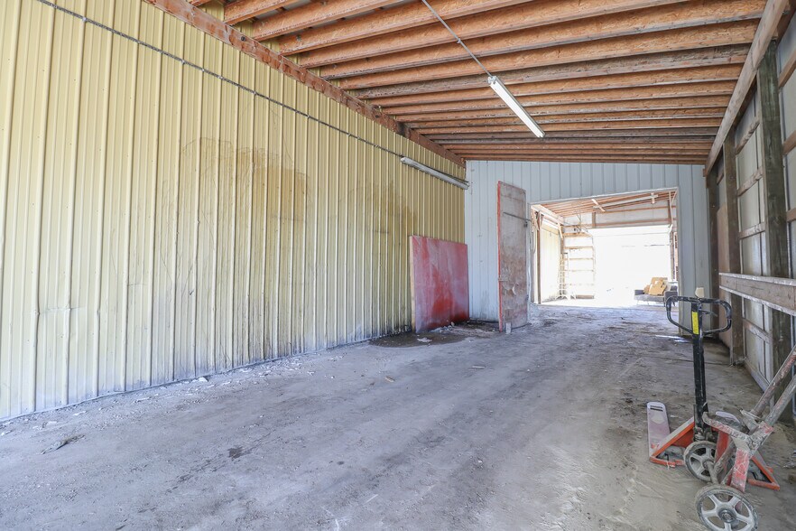 More Photos Of 1292 SW 125th Rd, Holden Light Manufacturing For Sale
