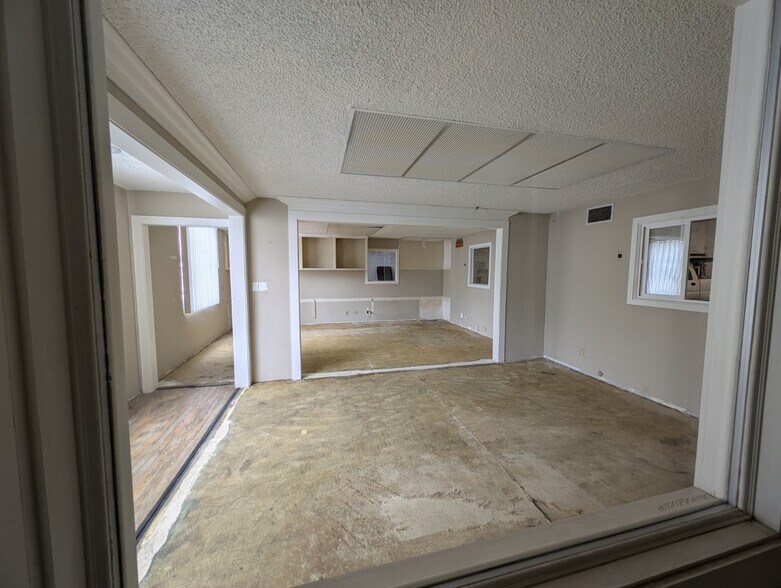 More Photos Of 2120 W 15th St, Long Beach Warehouse For Lease