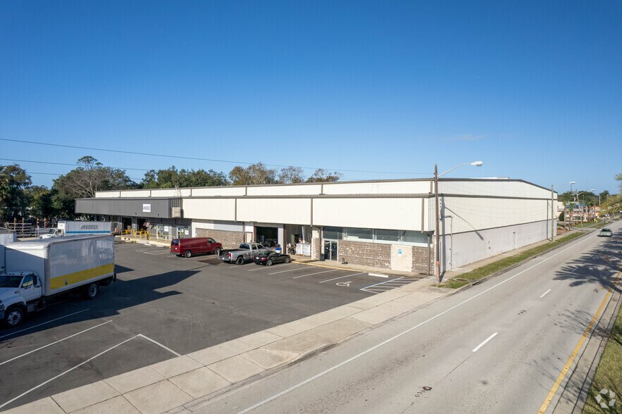 More Photos Of 618 Ridgewood Ave, Holly Hill Warehouse For Lease