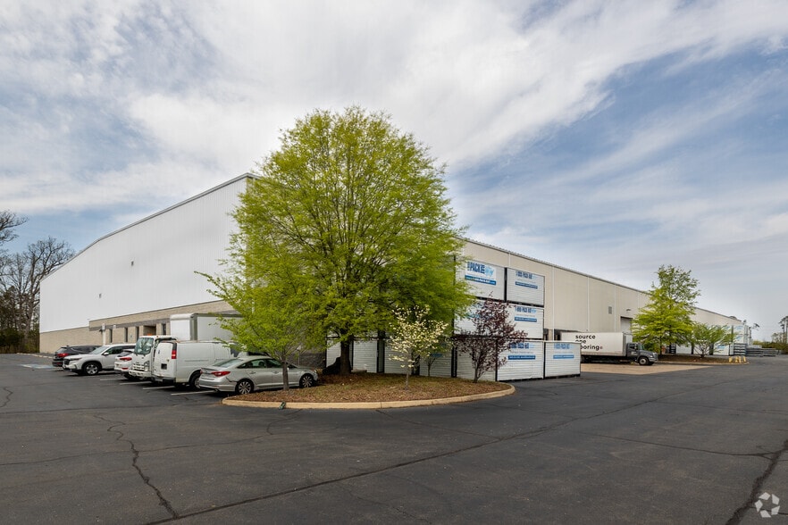 Primary Photo Of 8422 Wellington Rd, Manassas Manufacturing For Lease