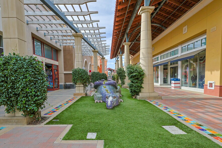 More Photos Of 1685 Simi Town Center Way, Simi Valley Unknown For Lease