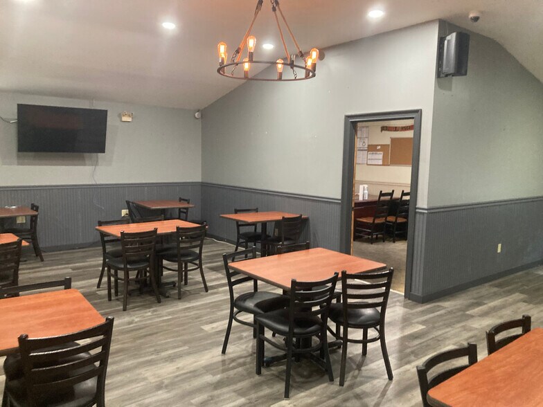 More Photos Of 3 Tompkins Rd, Verbank Restaurant For Lease