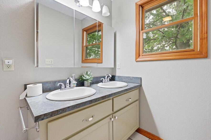 More Photos Of 25695 Mulberry Rd, Webb City Winery Vineyard For Sale