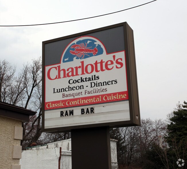 More Photos Of 3207 W West Chester Pike, Newtown Square Restaurant For Sale