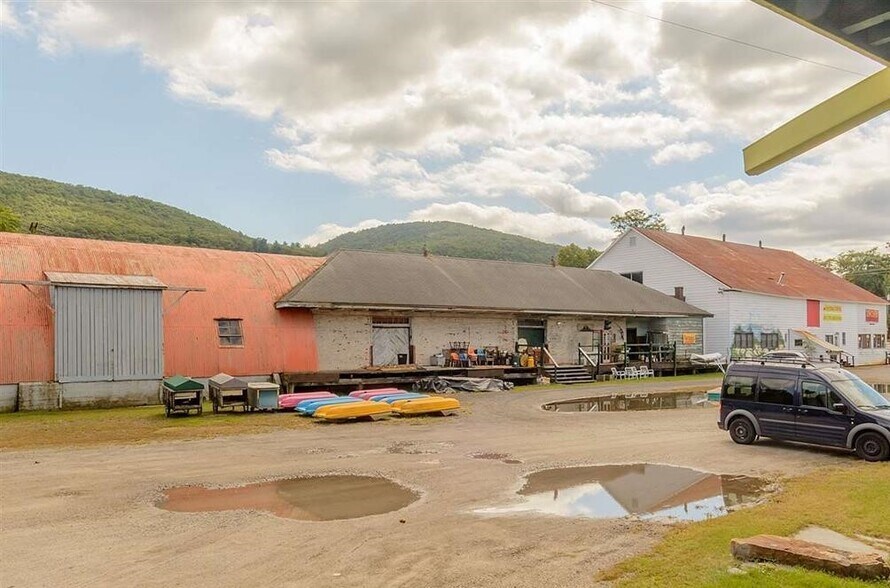 More Photos Of 212 Canal St, Ellenville Freestanding For Lease