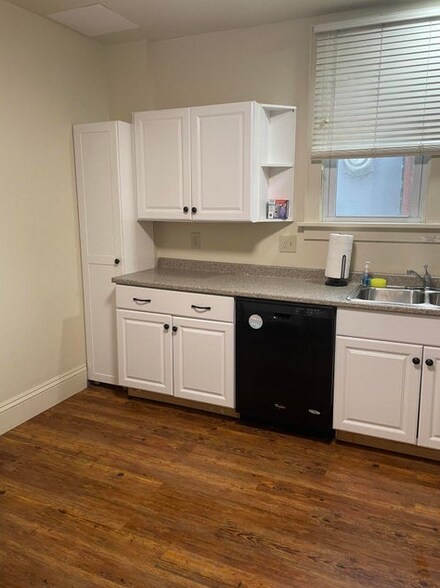 More Photos Of 2303 15th St, Troy Storefront For Sale