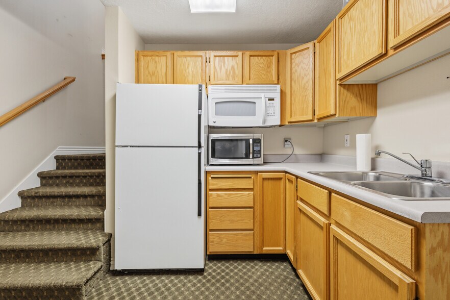 More Photos Of 1372 S 740 E, Orem Office For Lease