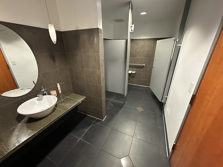 More Photos Of 730 N 52nd St, Phoenix Office For Sale