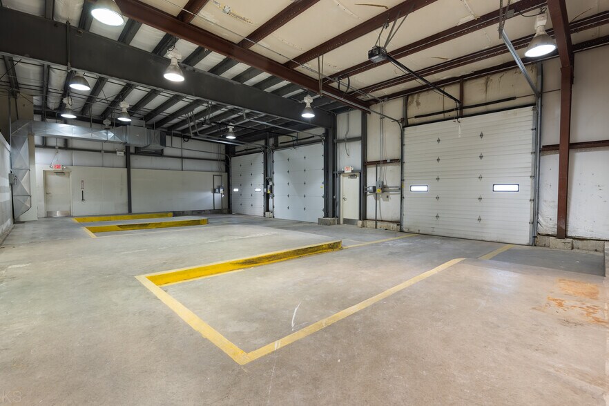 More Photos Of 3702 Hy Point Blvd, Rolla Industrial For Sale