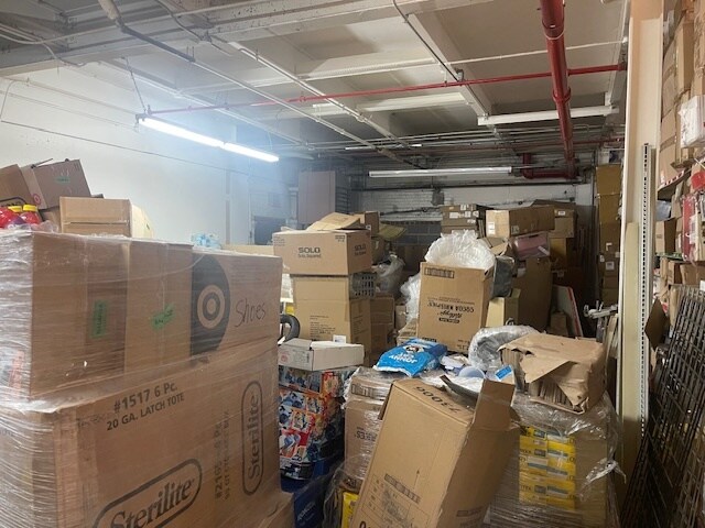More Photos Of 18 Bay St, Brooklyn Light Manufacturing For Lease