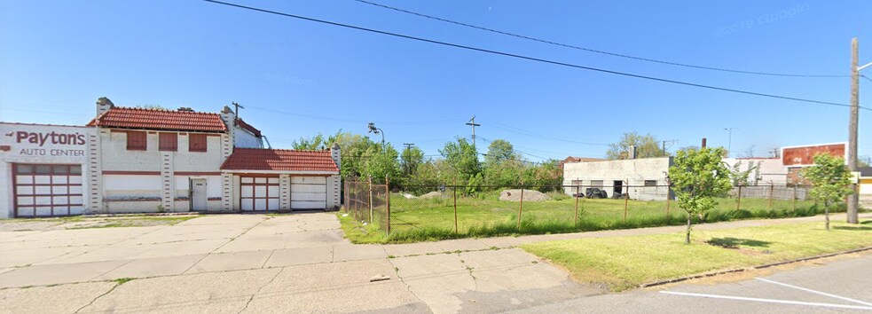 More Photos Of 12901 Mack Ave, Detroit Auto Repair For Sale