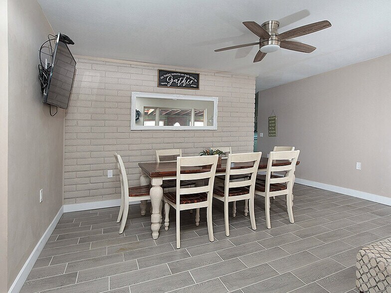 More Photos Of 2891 E Adams St, Show Low Storefront Retail Residential For Sale