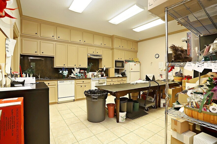 More Photos Of 6130 Wheatley St, Houston General Retail For Sale