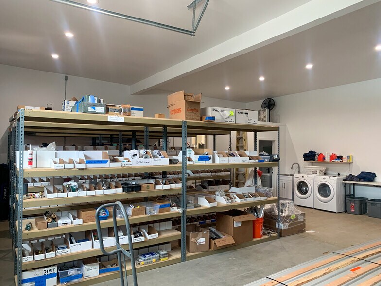 More Photos Of 12700 SW Pacific Hwy, Tigard Light Distribution For Sale