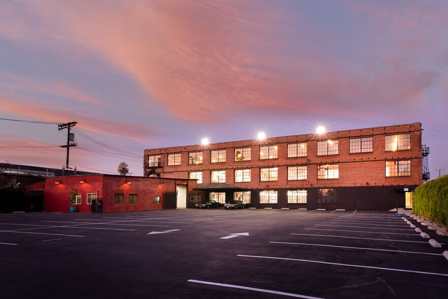 More Photos Of 615 E 61st St, Los Angeles Light Manufacturing For Sale