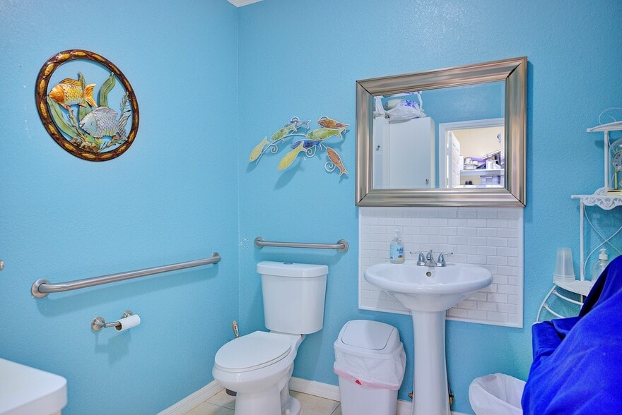 More Photos Of 5142 Schumacher Rd, Sebring General Retail For Sale