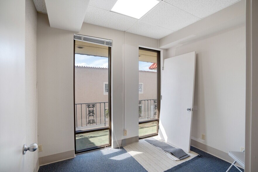 More Photos Of 400 S Tamiami Trl, Venice Medical For Sale