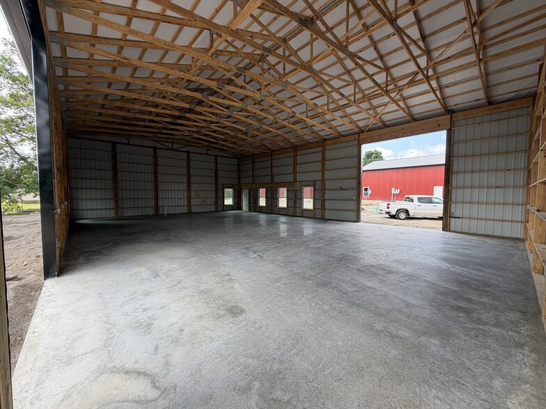 More Photos Of E 17th Street St, Springfield Unknown For Lease