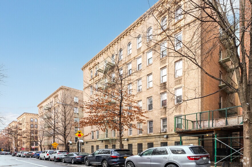 More Photos Of 811 Walton Ave, Bronx Apartments For Lease