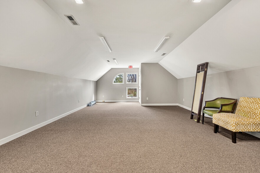 More Photos Of 5034 Williamson Rd NW, Roanoke Office For Lease