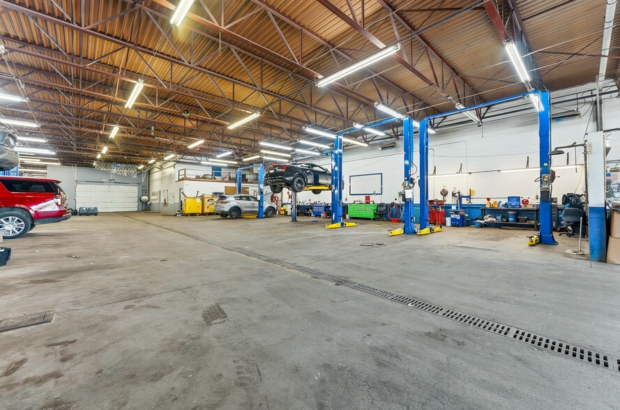 More Photos Of 1229 Country Club Rd, Fairmont Auto Dealership For Sale