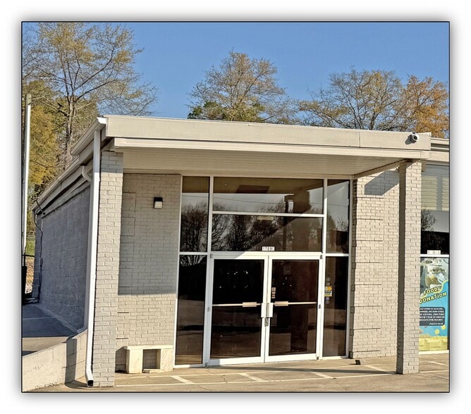 More Photos Of 1709 Mlk Jr Blvd, Gainesville Light Distribution For Lease