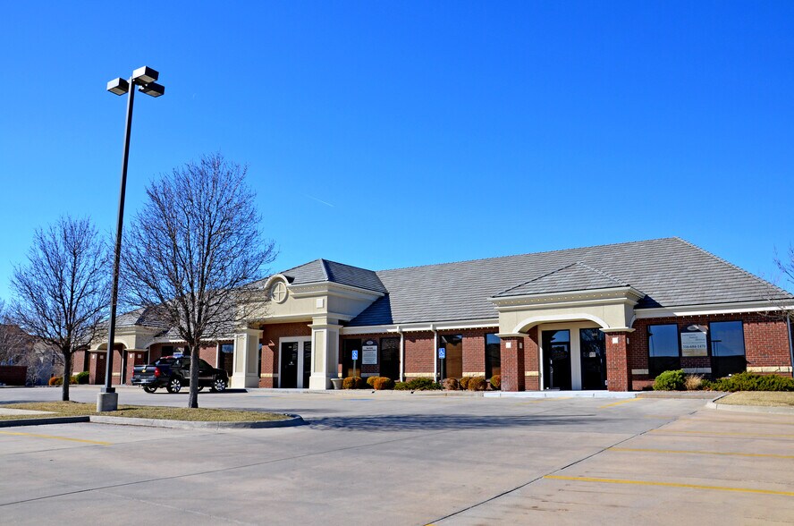 More Photos Of 10333 E 21st St, Wichita Office For Lease