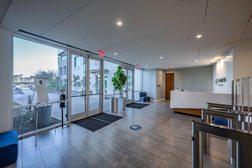 More Photos Of 23800 N Farmers Way, Phoenix Office For Lease