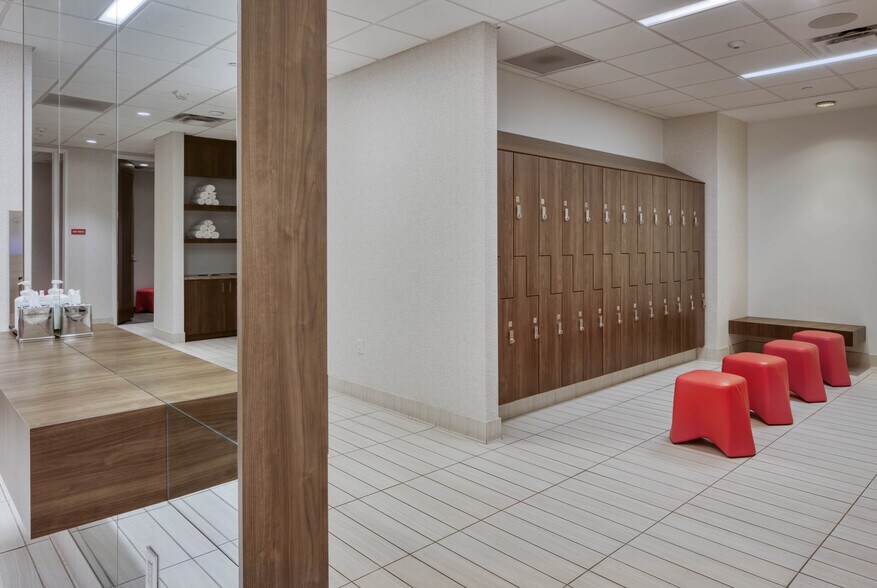 More Photos Of 2001 Ross Ave, Dallas Office For Lease