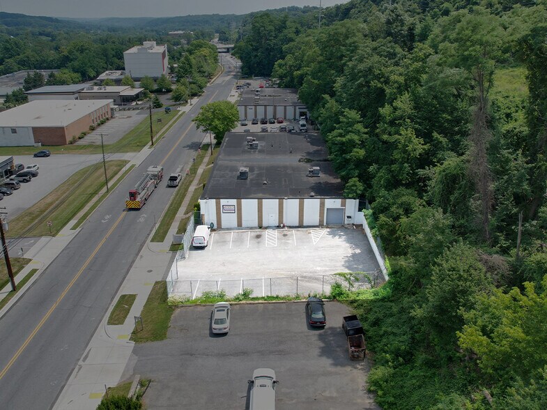 More Photos Of 1031 Cromwell Bridge Rd, Towson Light Manufacturing For Sale