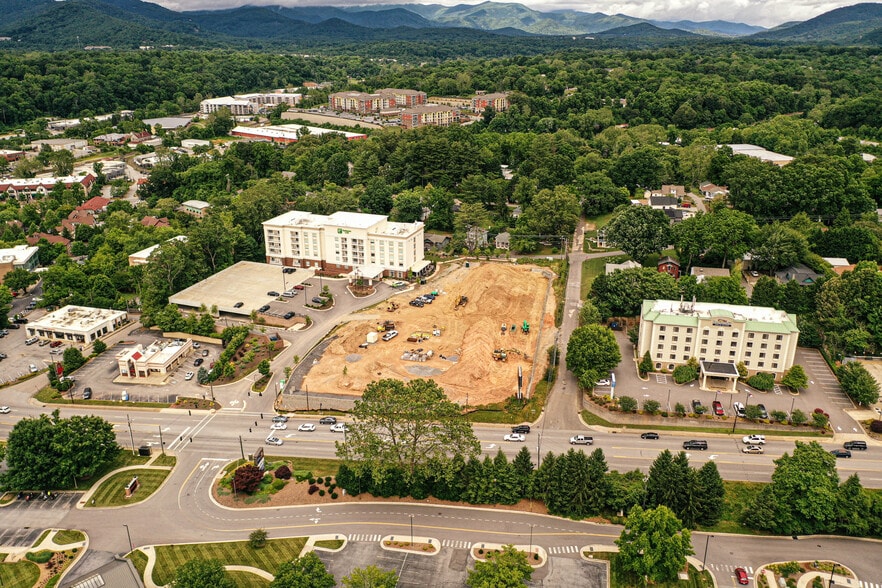 More Photos Of 190 Hendersonville Rd, Asheville Storefront Retail Office For Lease