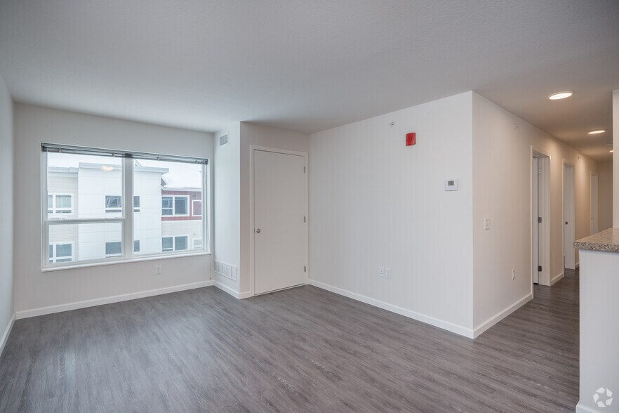 More Photos Of 2300 Hastings Ave, Newport Apartments For Lease