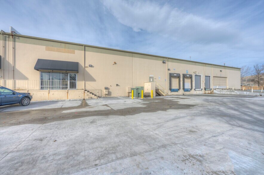 More Photos Of 575-585 Reactor Way, Reno Distribution For Lease