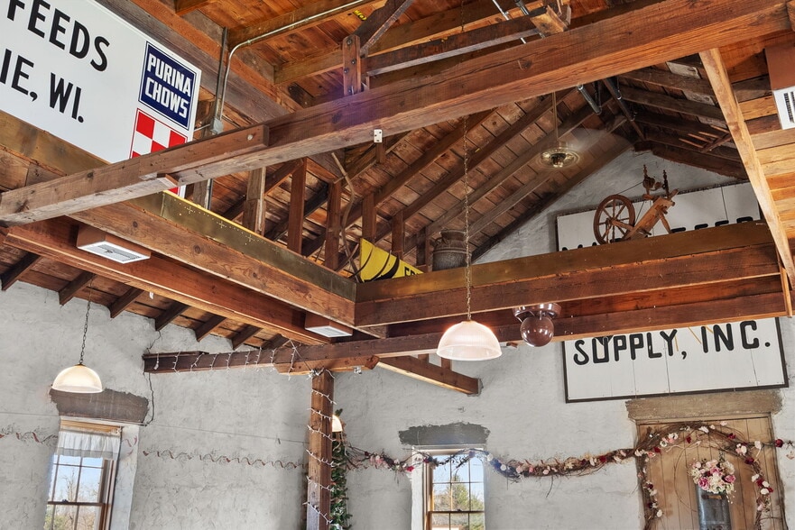 More Photos Of 114 Cramer St, Mazomanie Flex For Sale
