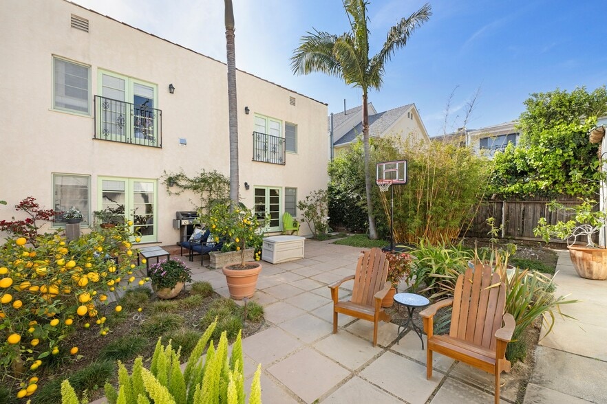 More Photos Of 827 12th St, Santa Monica Apartments For Sale