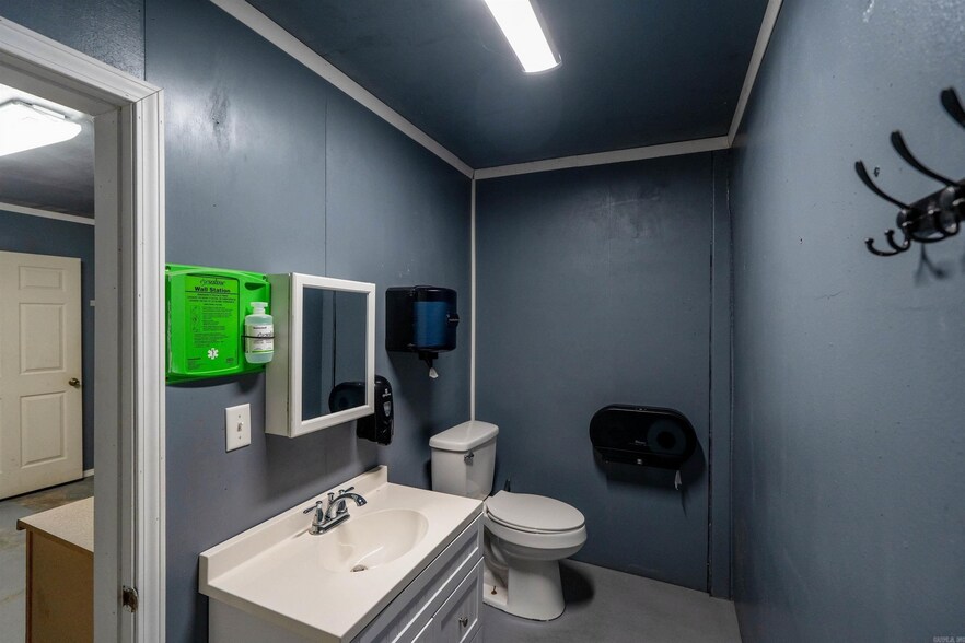 More Photos Of 119 Gemar, Pangburn Industrial For Sale