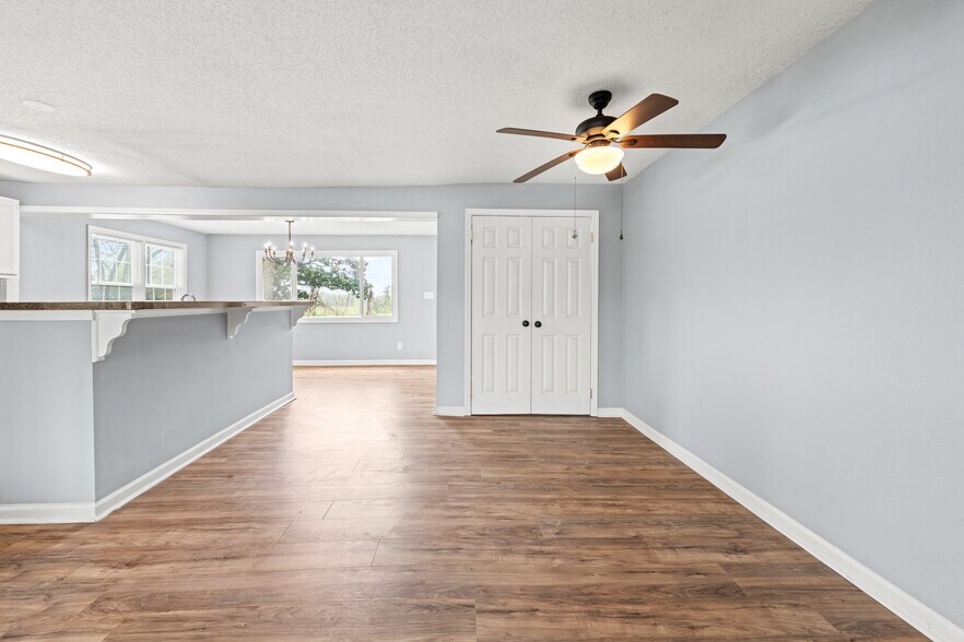More Photos Of 6060 US Highway 51 N, Millington Flex For Sale